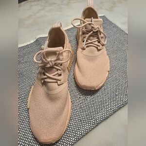 Adidas NMD R1 Peach Blush Sneakers Size 9 Boost Comfort Athletic Shoes